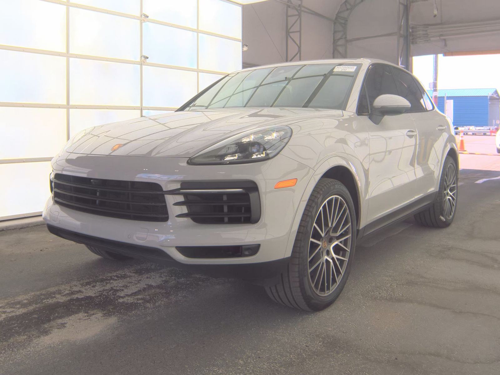 PORSCHE CAYENNE - 1