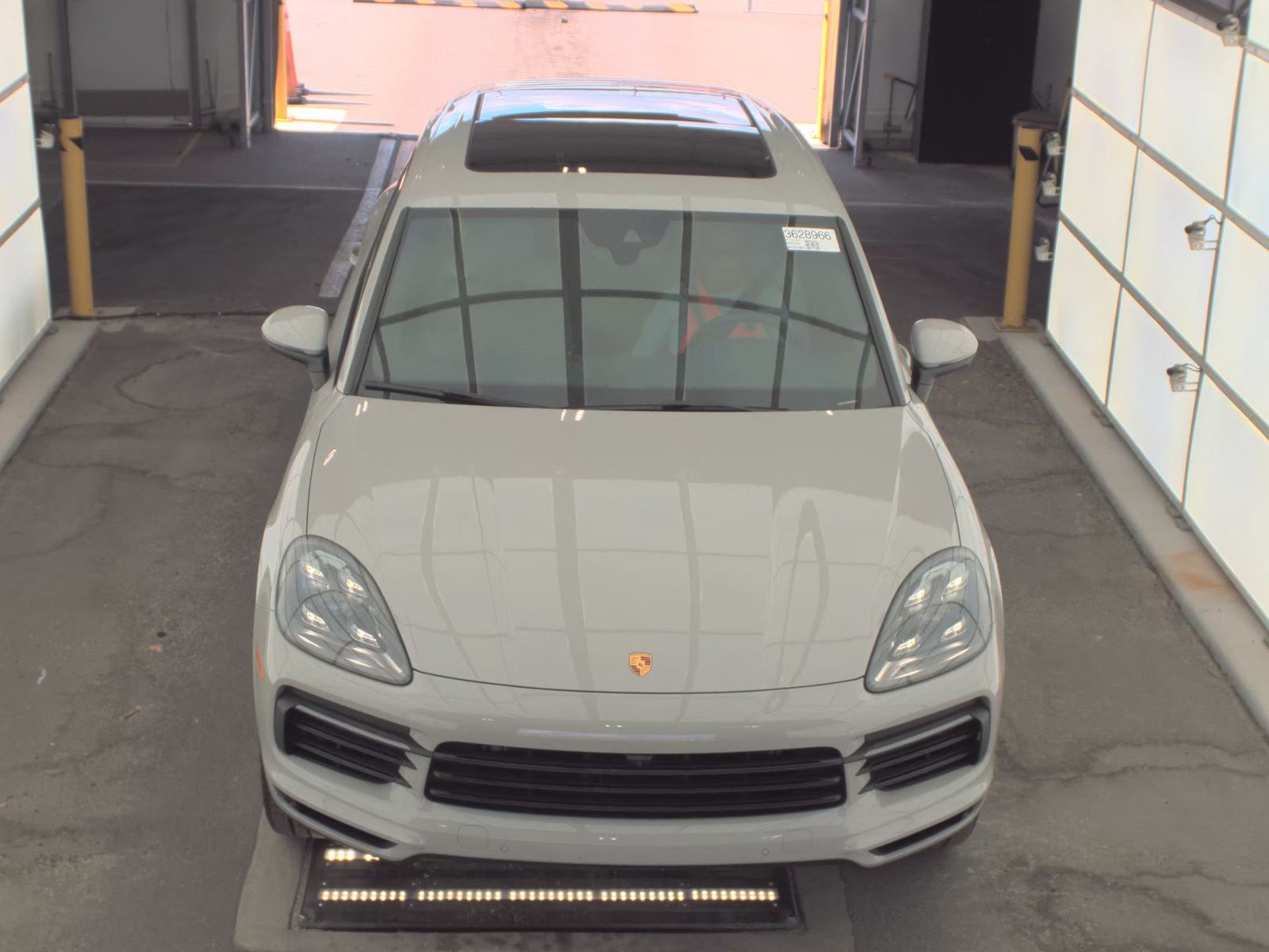 PORSCHE CAYENNE - 3