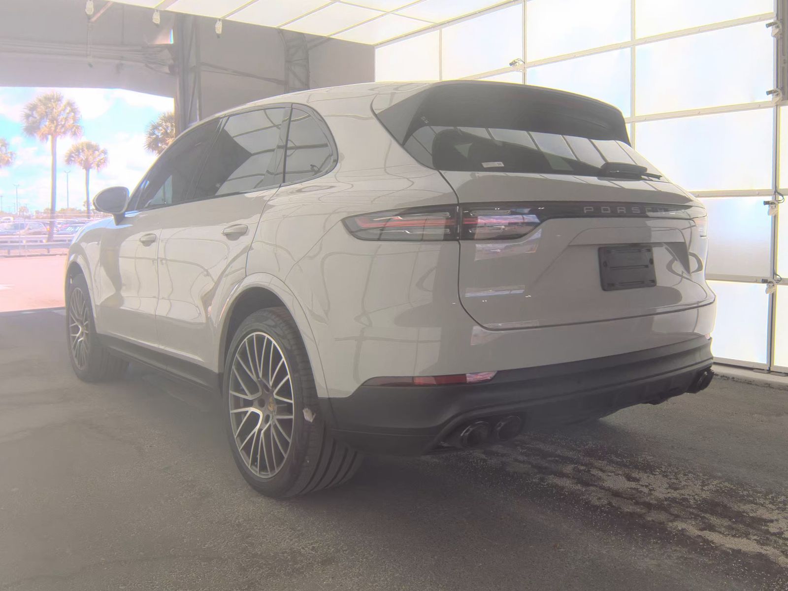 PORSCHE CAYENNE - 9