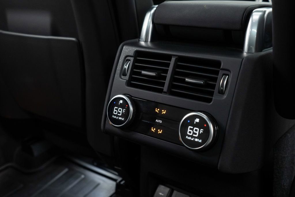 2024 Land Rover Discovery Dynamic SE AWD