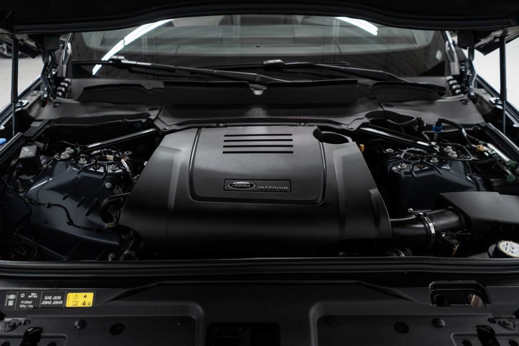 2024 Land Rover Discovery Dynamic SE AWD