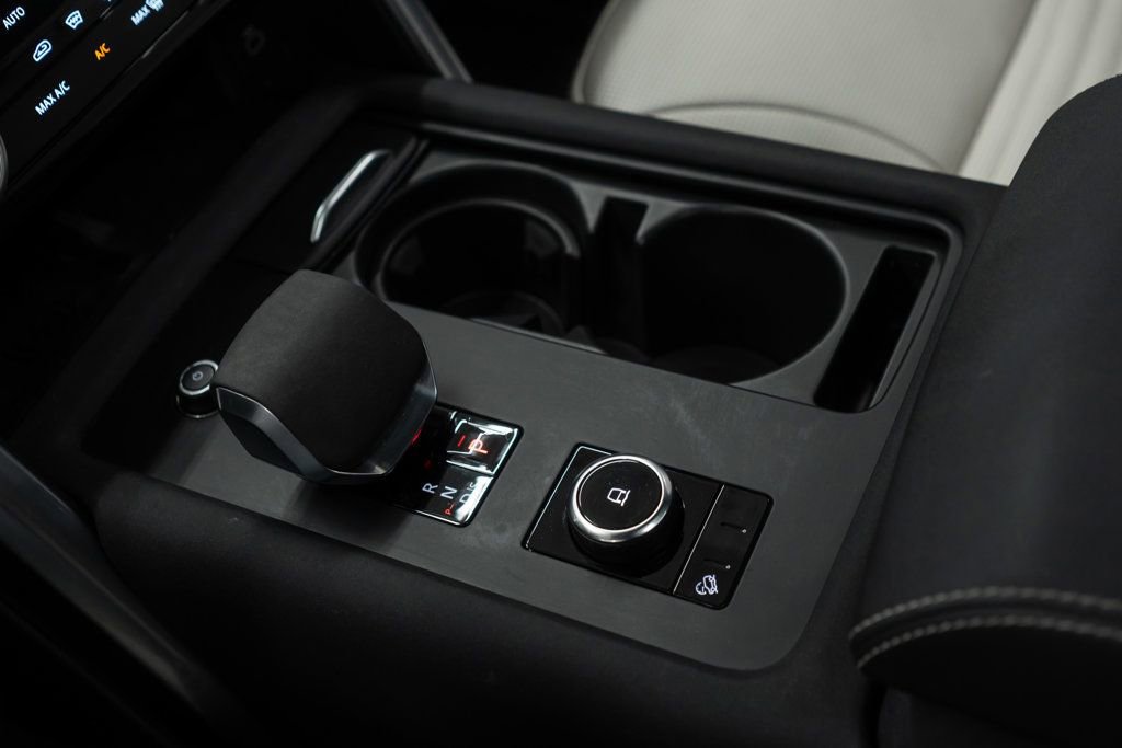2024 Land Rover Discovery Dynamic SE AWD