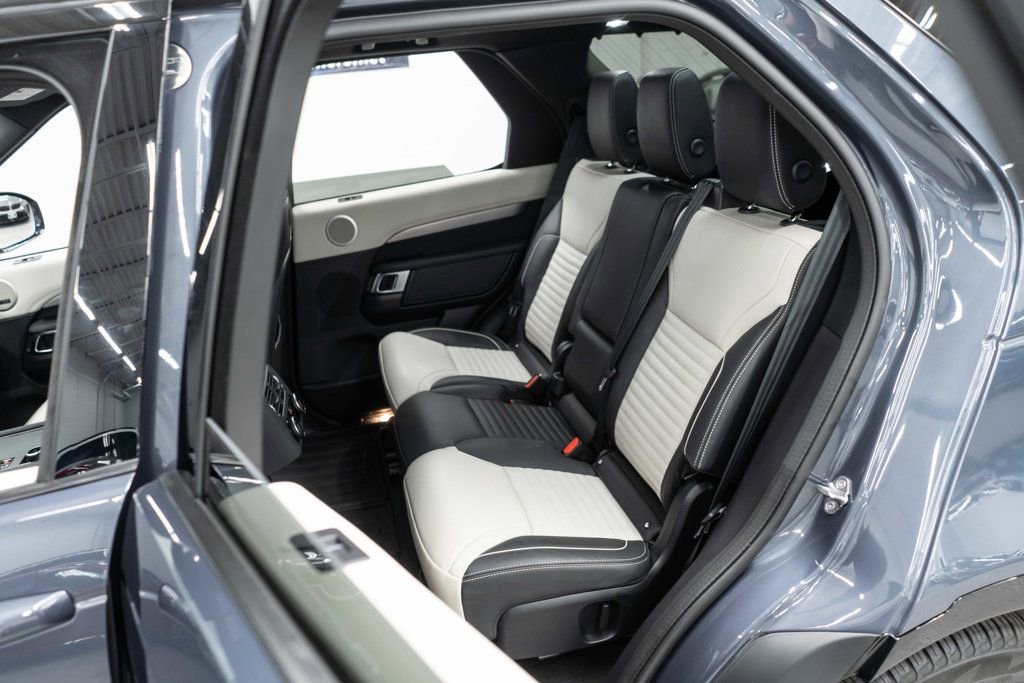 2024 Land Rover Discovery Dynamic SE AWD