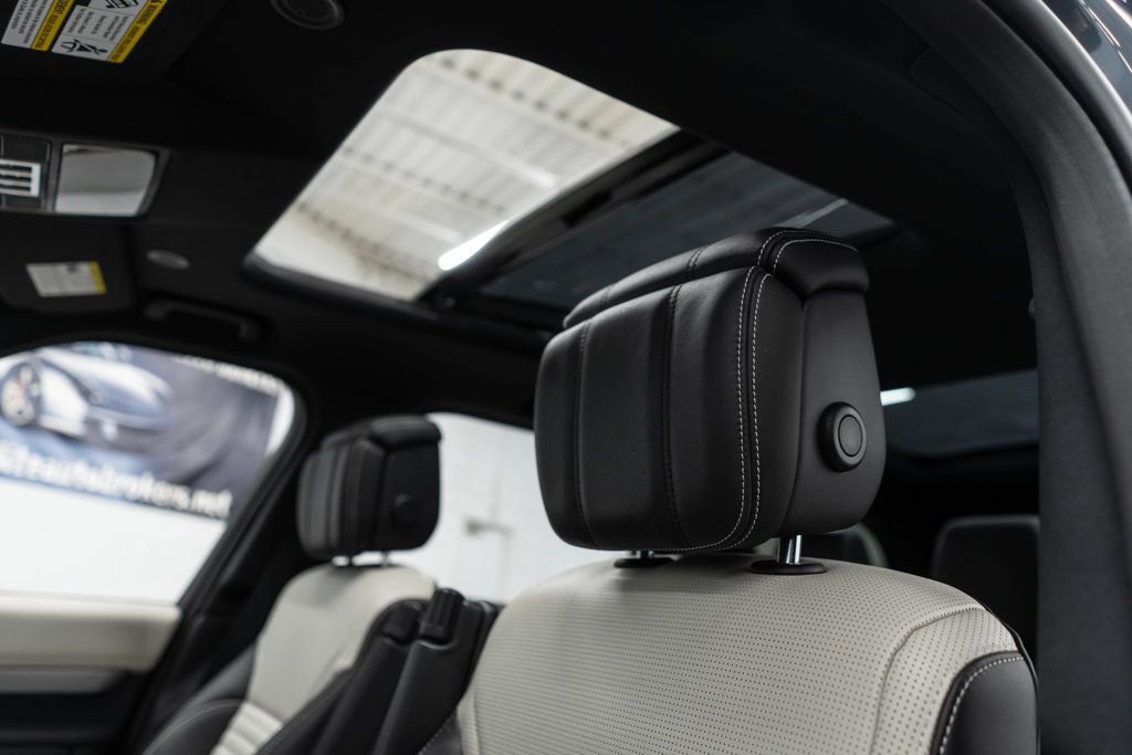 2024 Land Rover Discovery Dynamic SE AWD