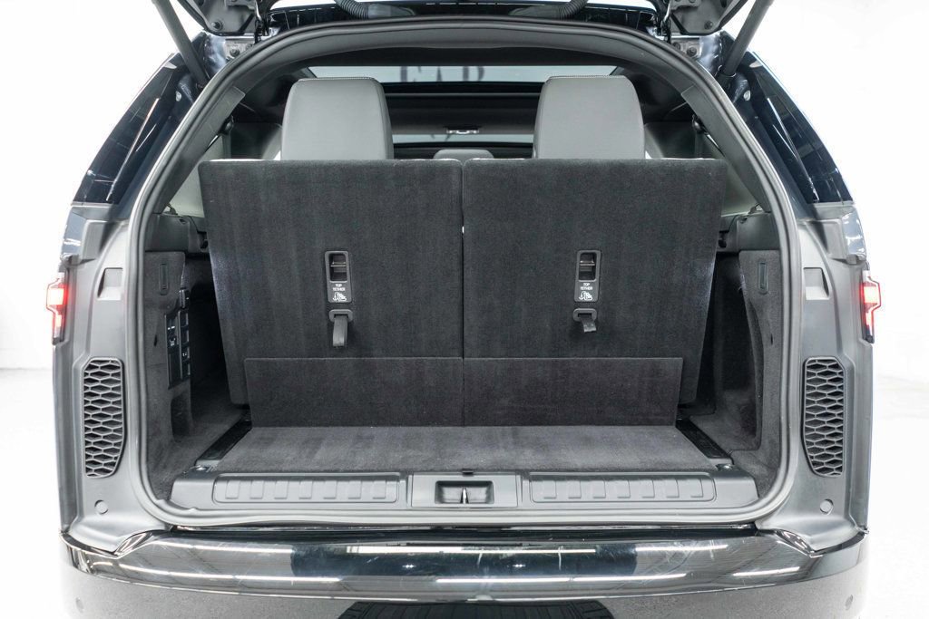 2024 Land Rover Discovery Dynamic SE AWD