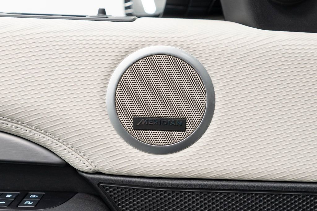 2024 Land Rover Discovery Dynamic SE AWD