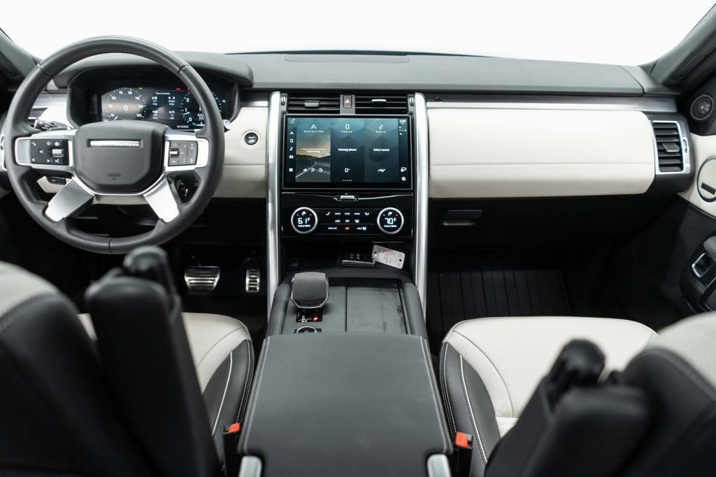 2024 Land Rover Discovery Dynamic SE AWD