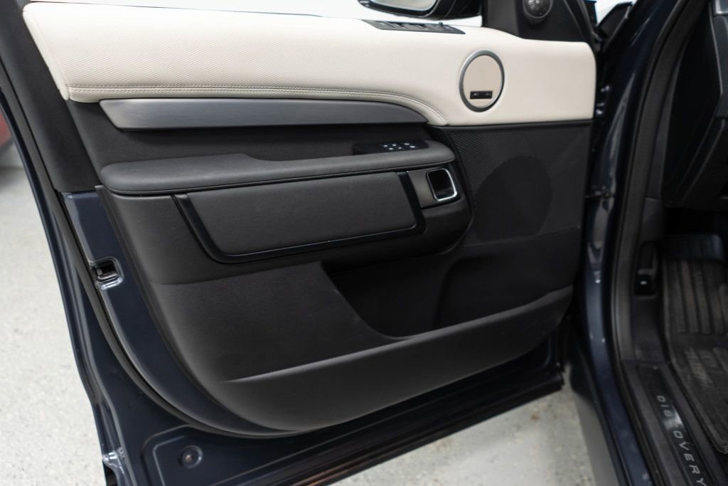 2024 Land Rover Discovery Dynamic SE AWD