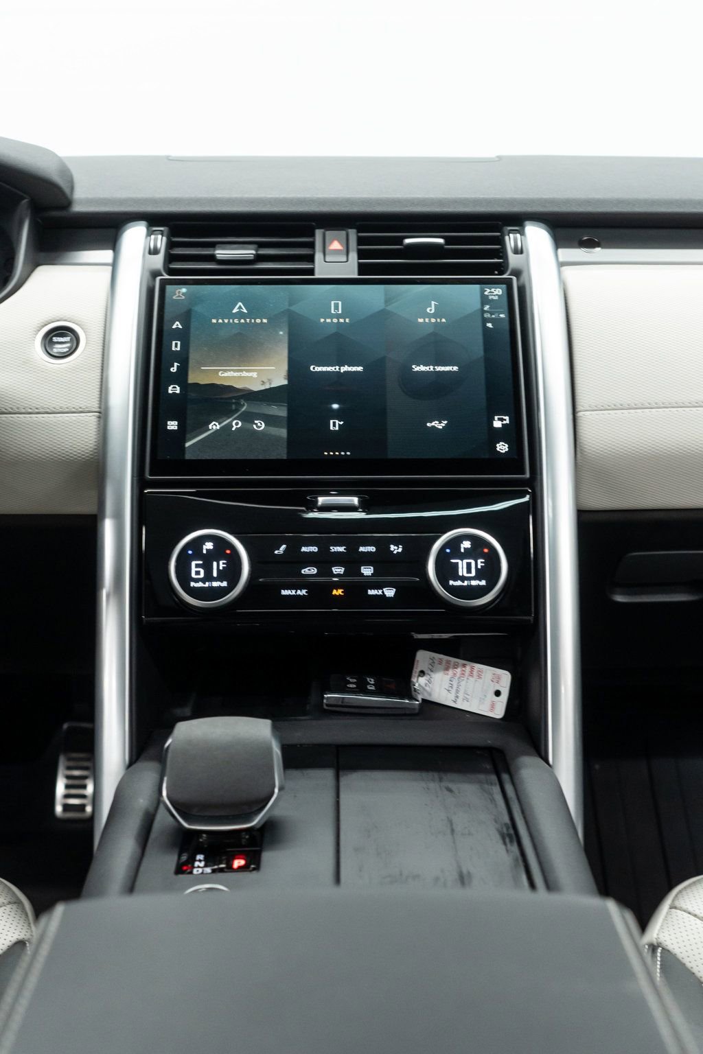 2024 Land Rover Discovery Dynamic SE AWD
