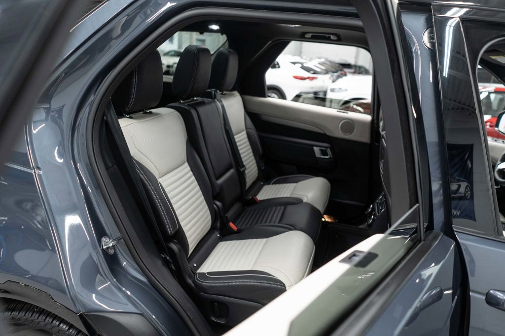 2024 Land Rover Discovery Dynamic SE AWD