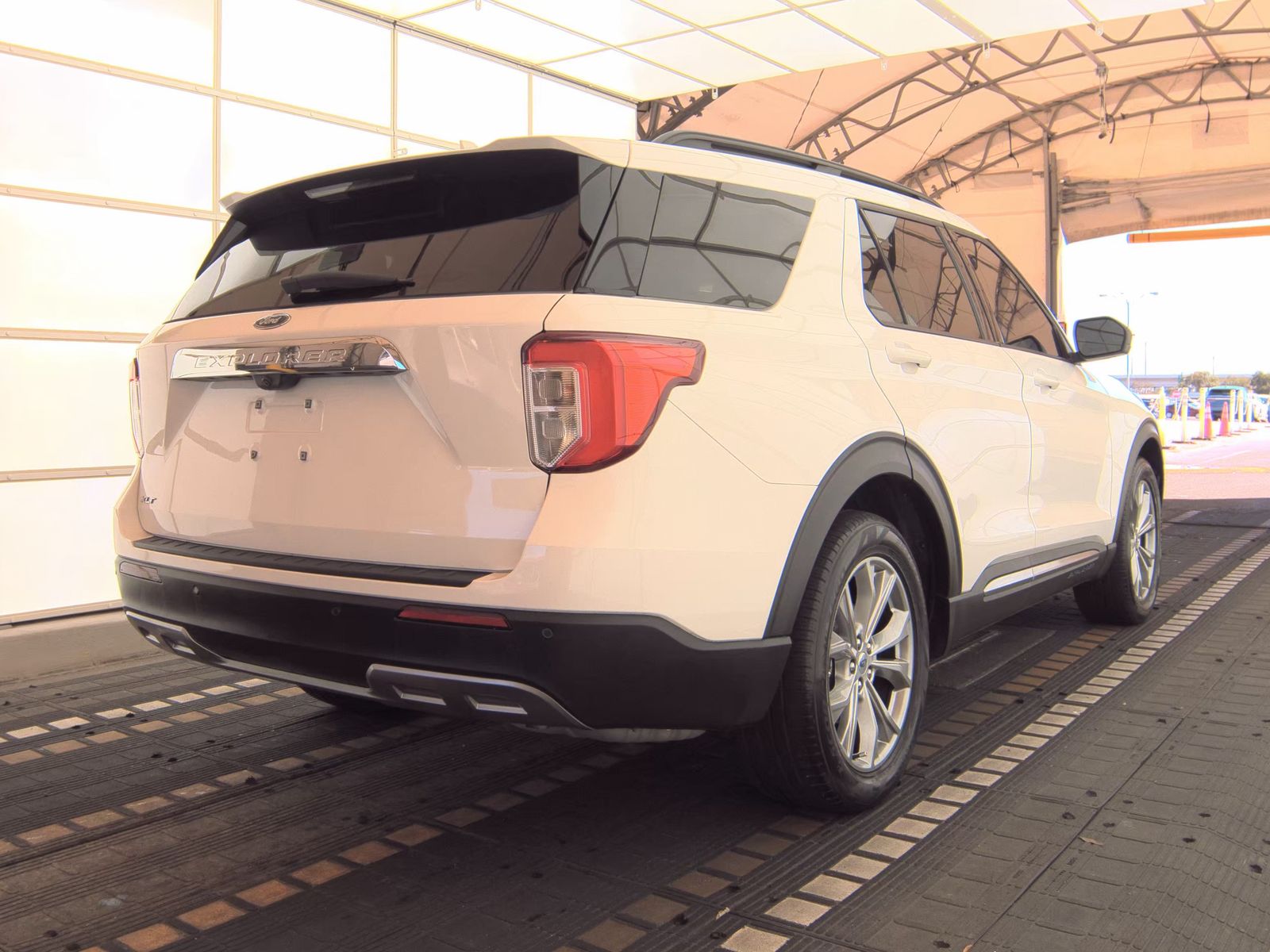 FORD EXPLORER - 6