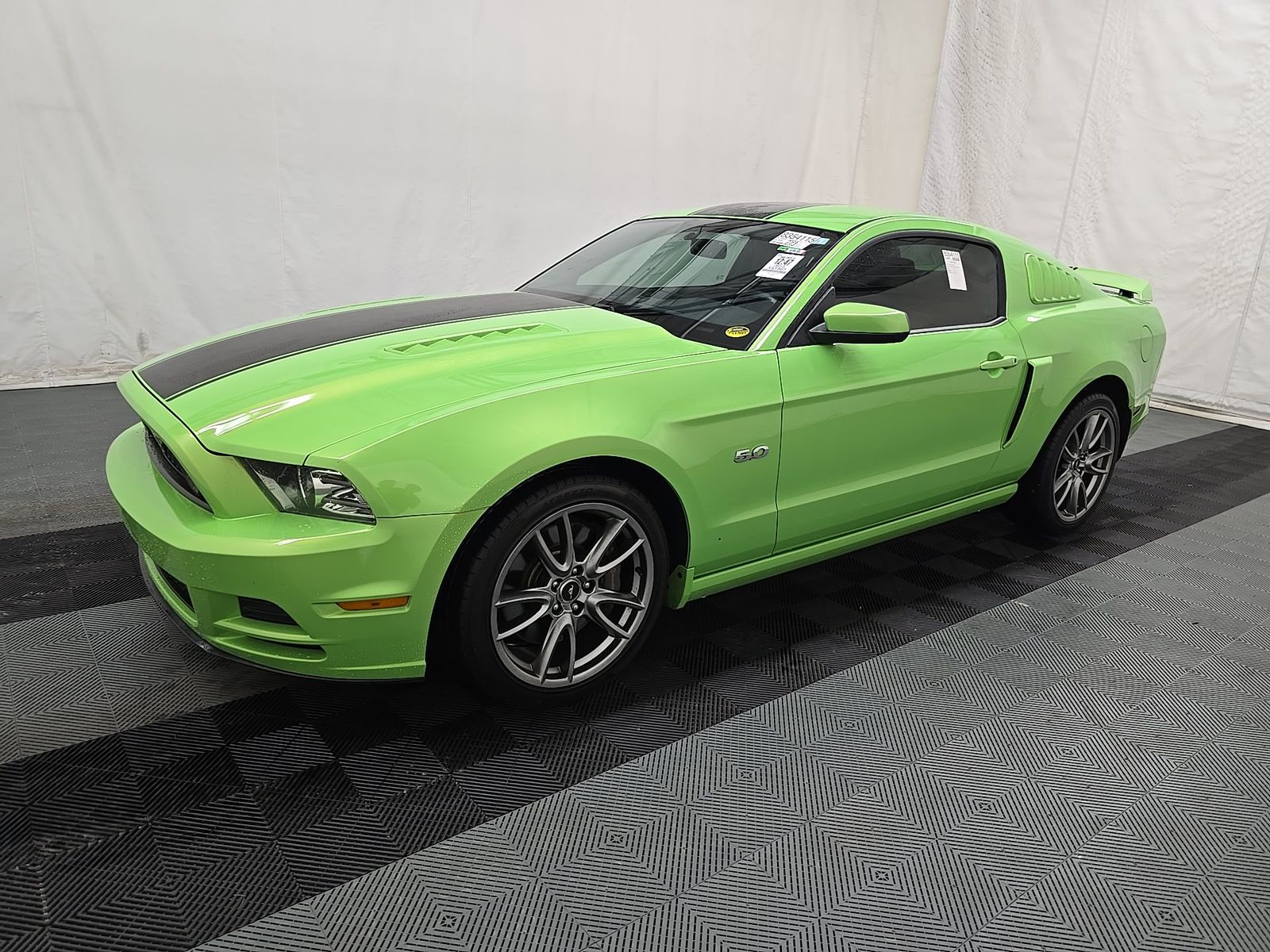 FORD MUSTANG - 1