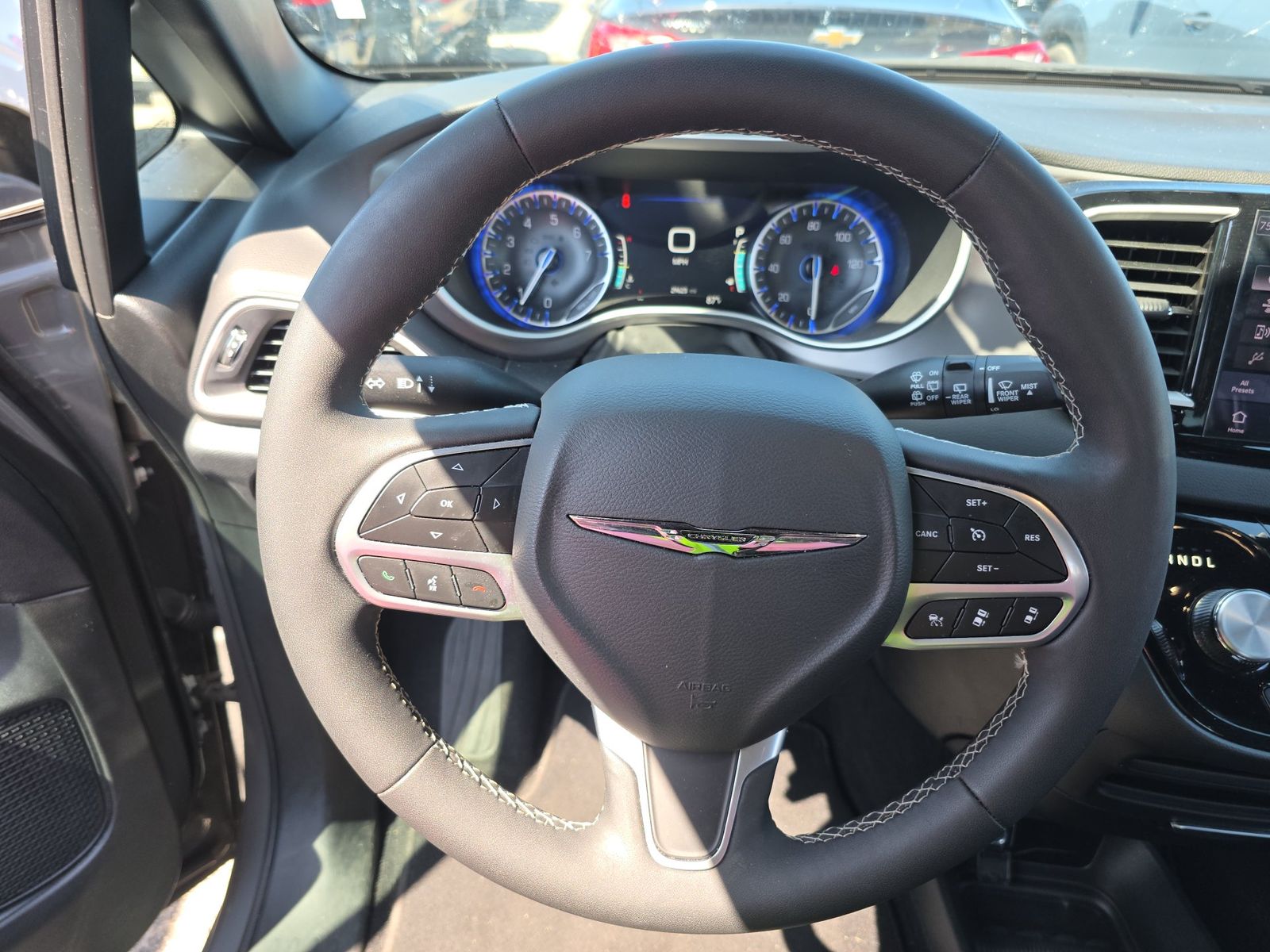 2025 Chrysler Pacifica Select FWD