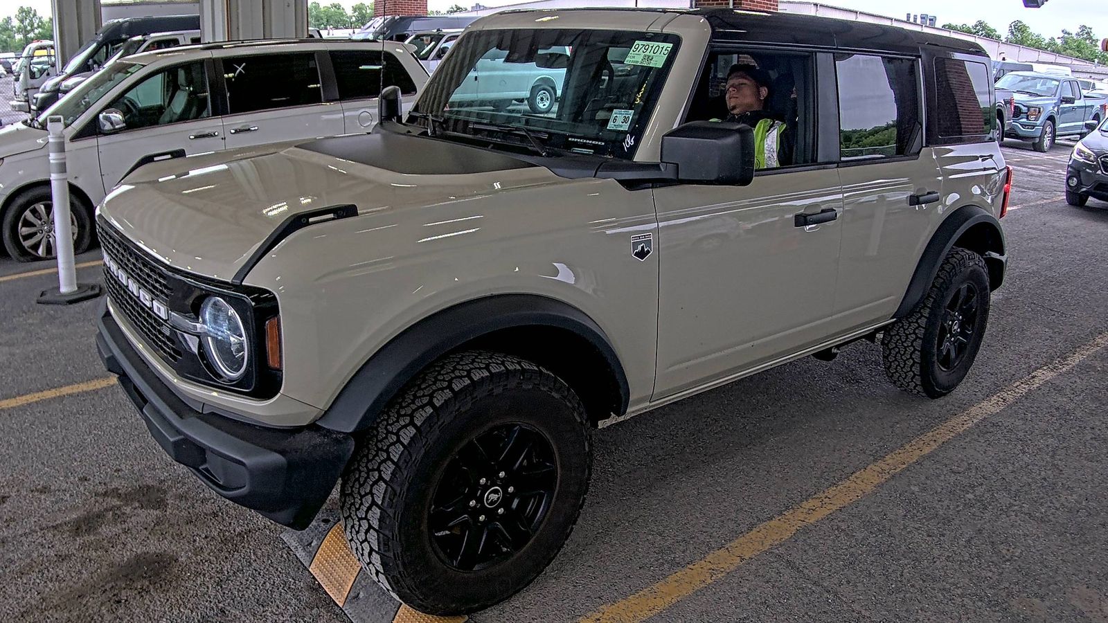 FORD BRONCO - 1