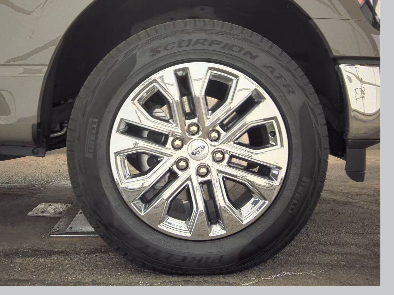 2025 Ford F-150 Hybrid XLT AWD