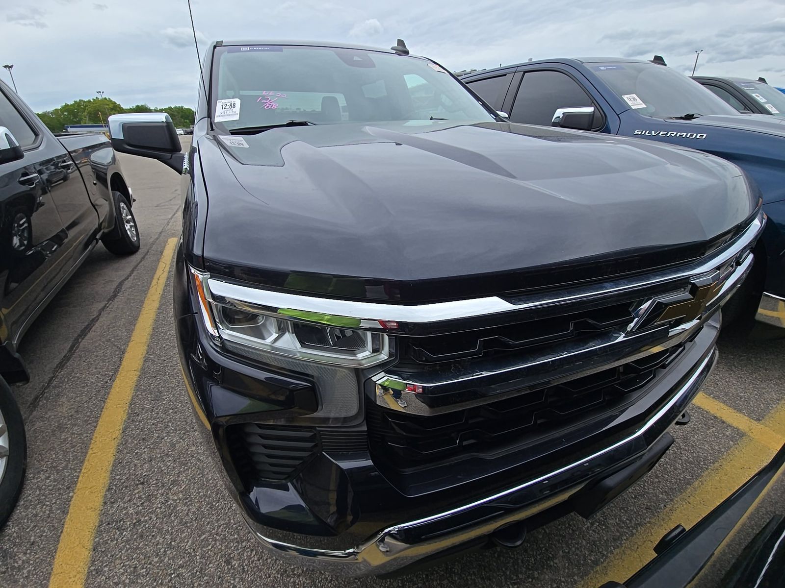 2023 Chevrolet Silverado 1500 LT AWD
