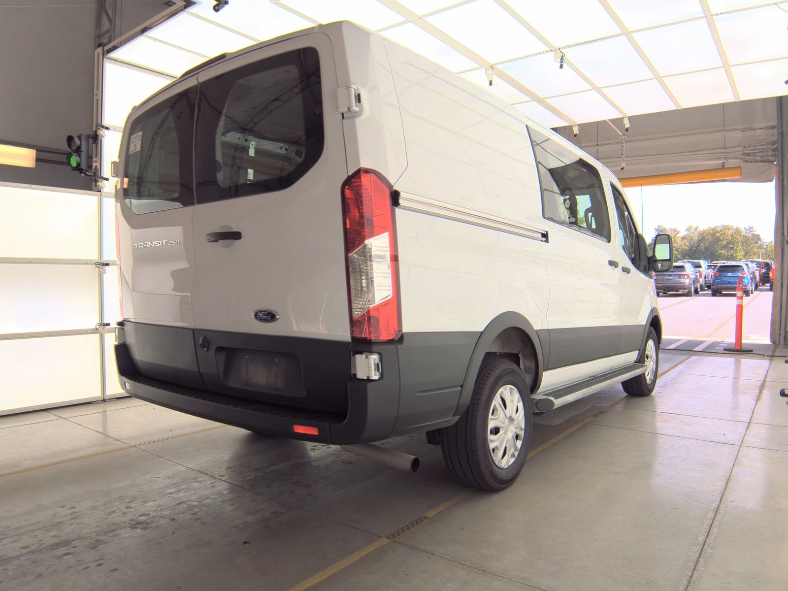 FORD TRANSIT 250 - 5