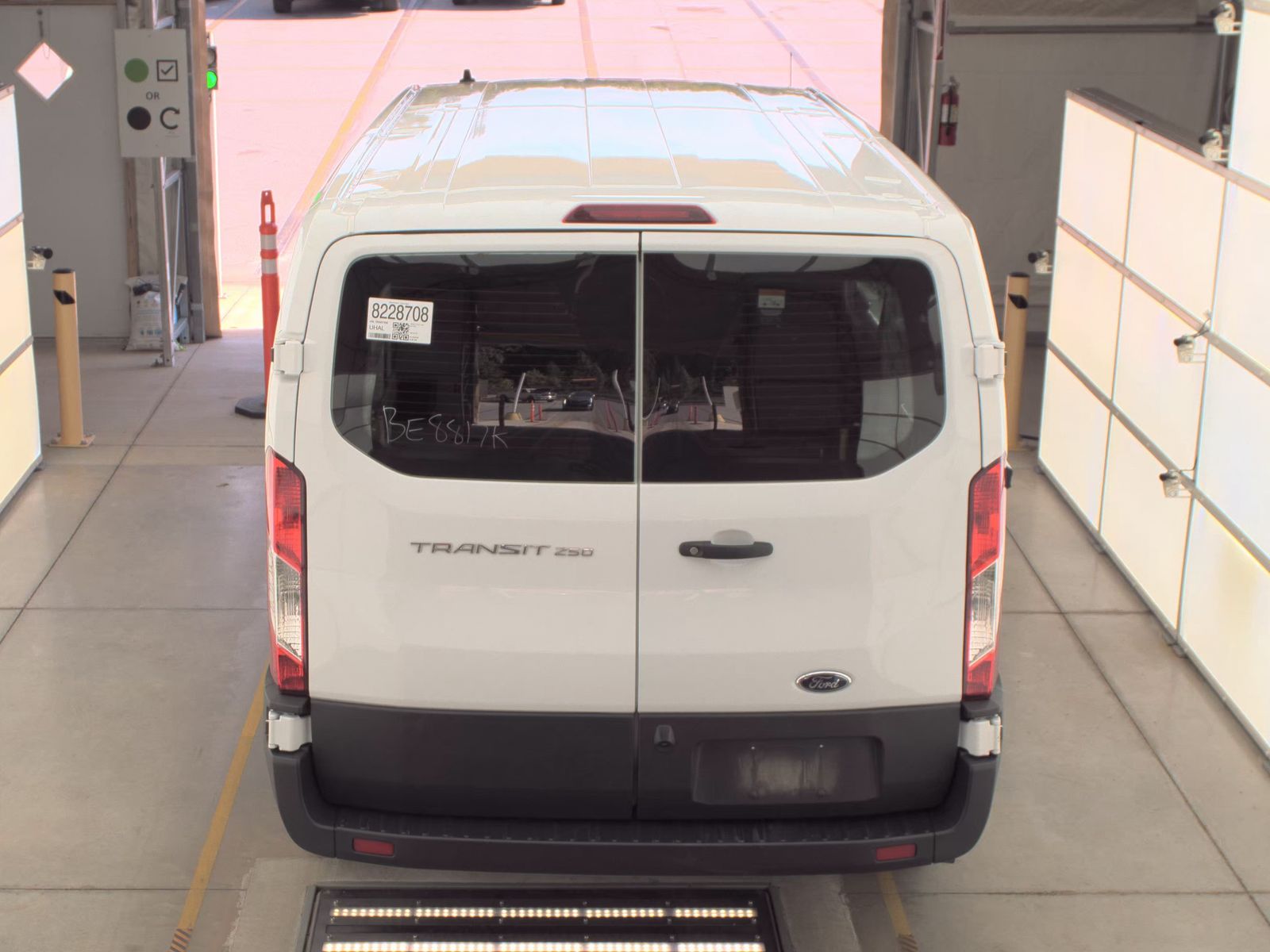 FORD TRANSIT 250 - 6