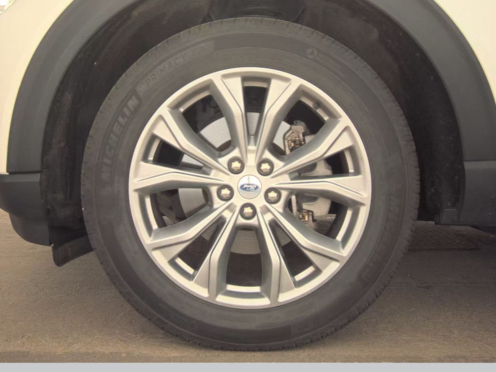 FORD EXPLORER - 10