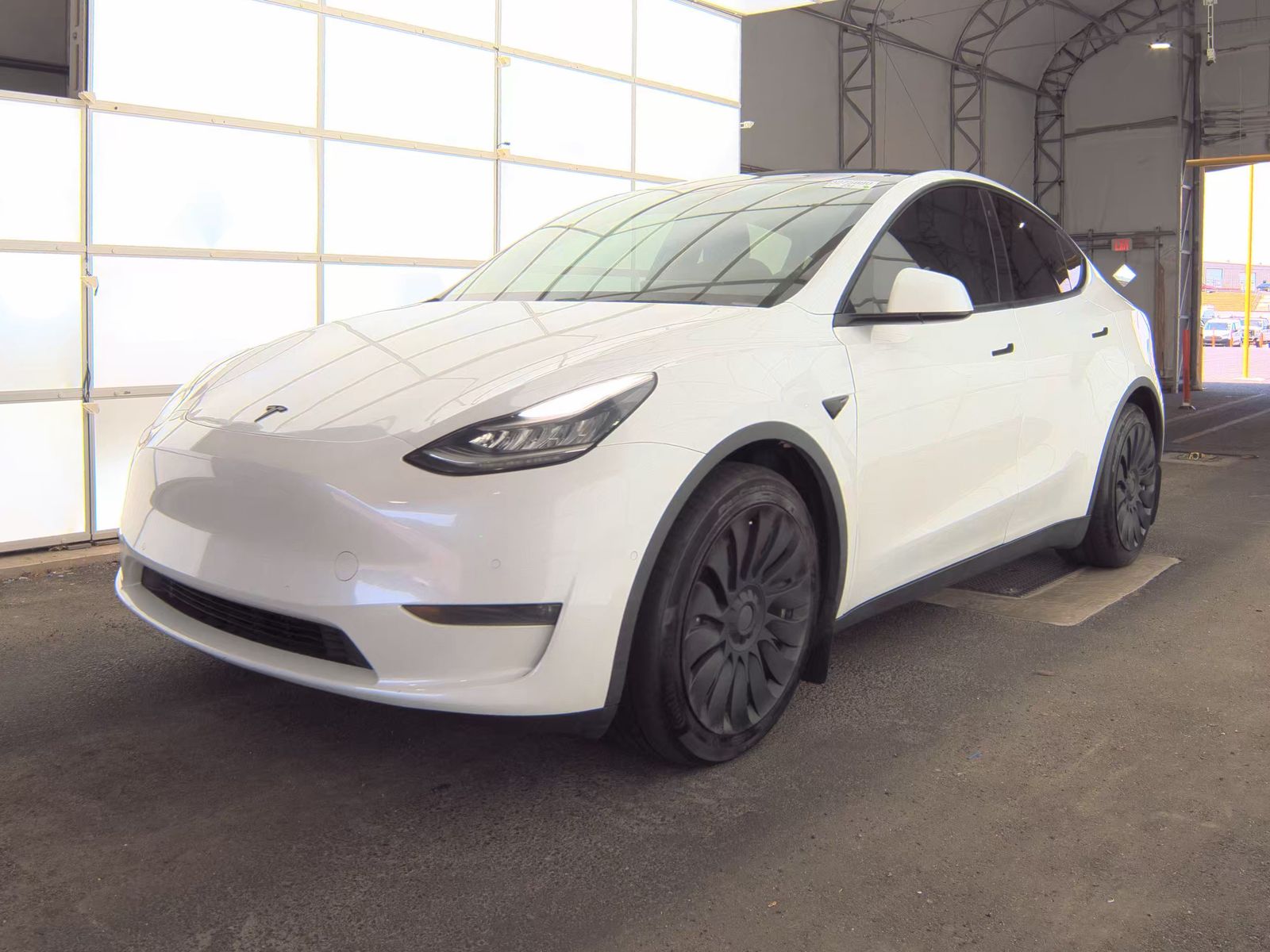 TESLA MODEL Y - 1