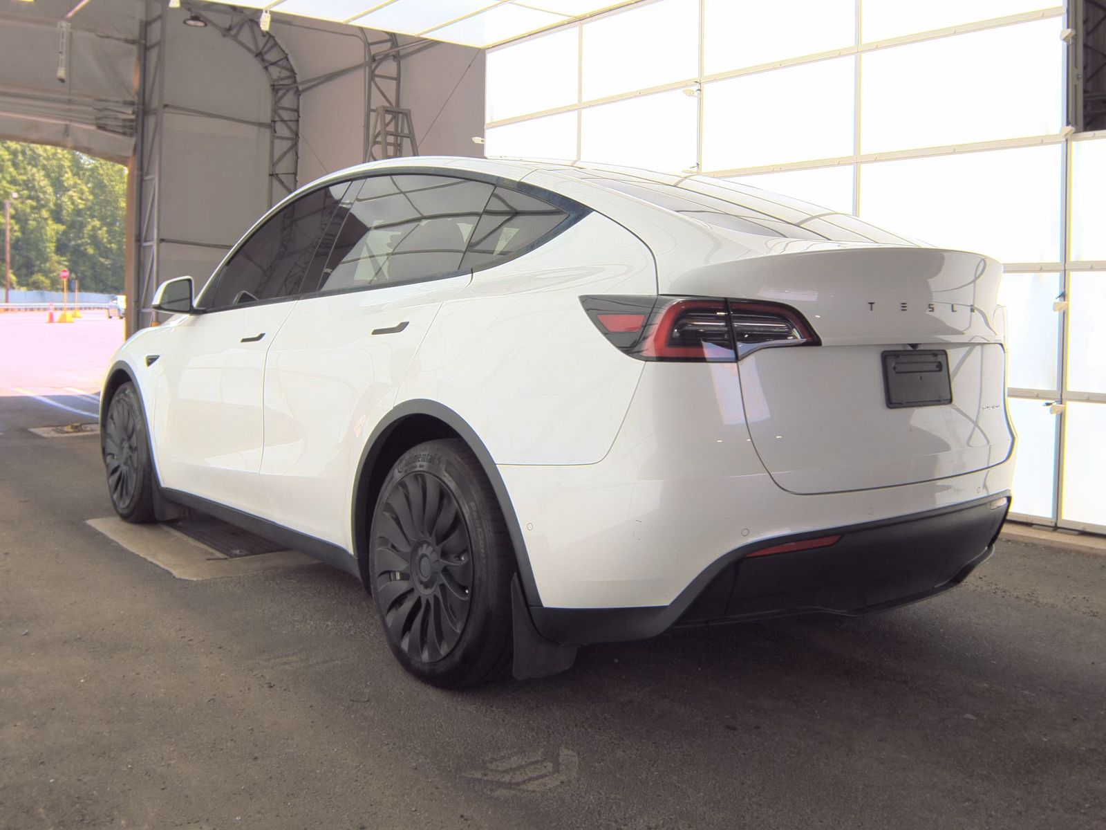 TESLA MODEL Y - 9