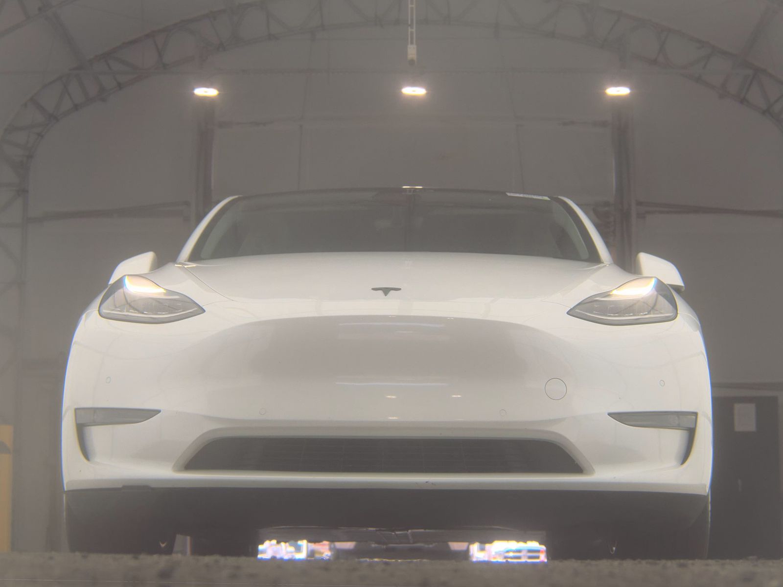TESLA MODEL Y - 4