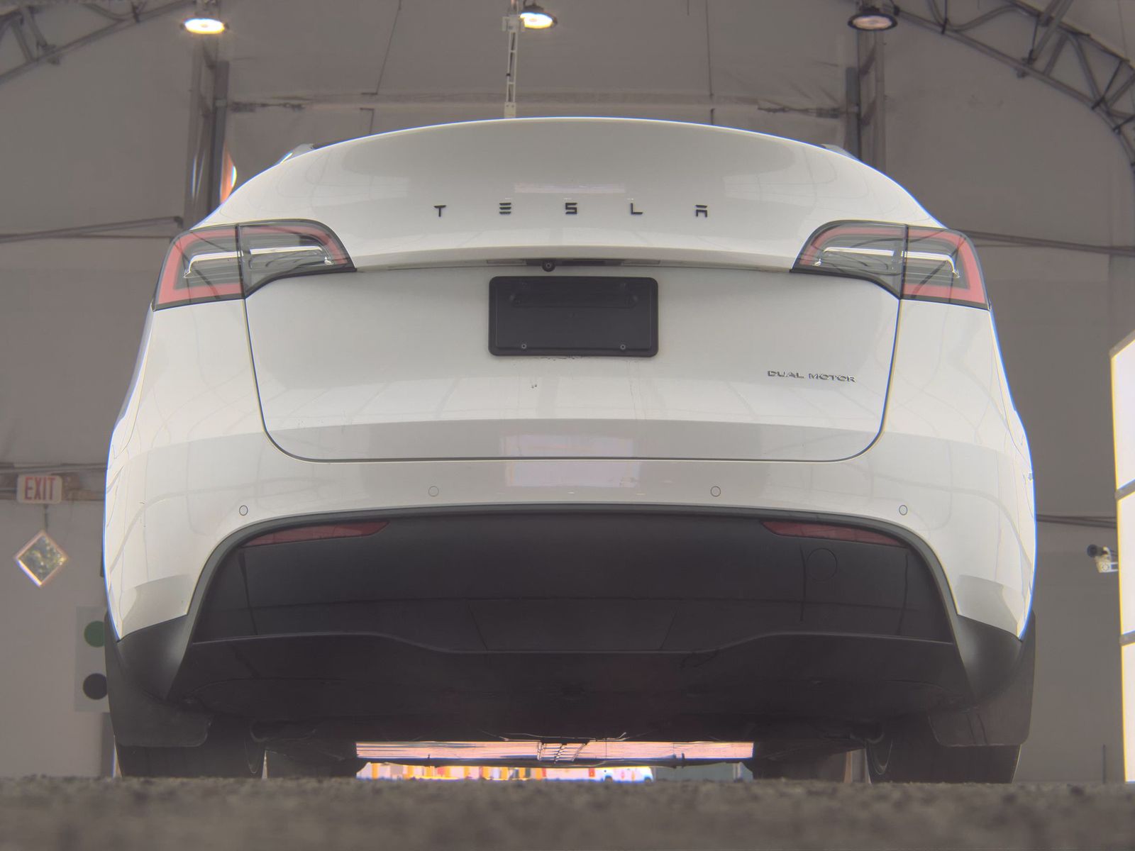 TESLA MODEL Y - 8