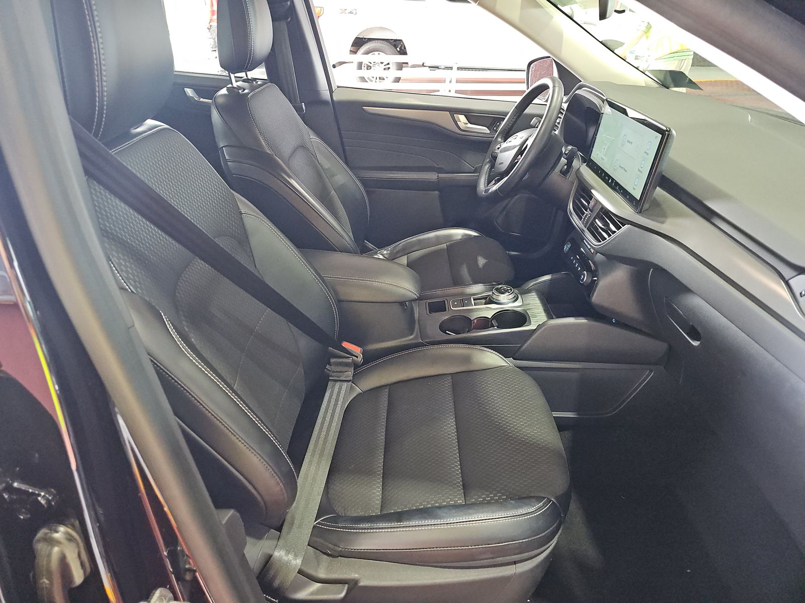 FORD ESCAPE - 9