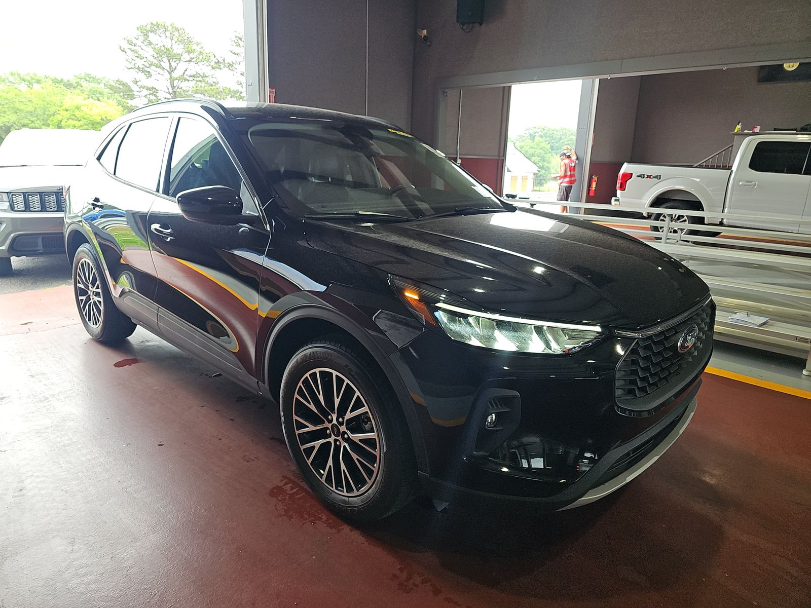 FORD ESCAPE - 4