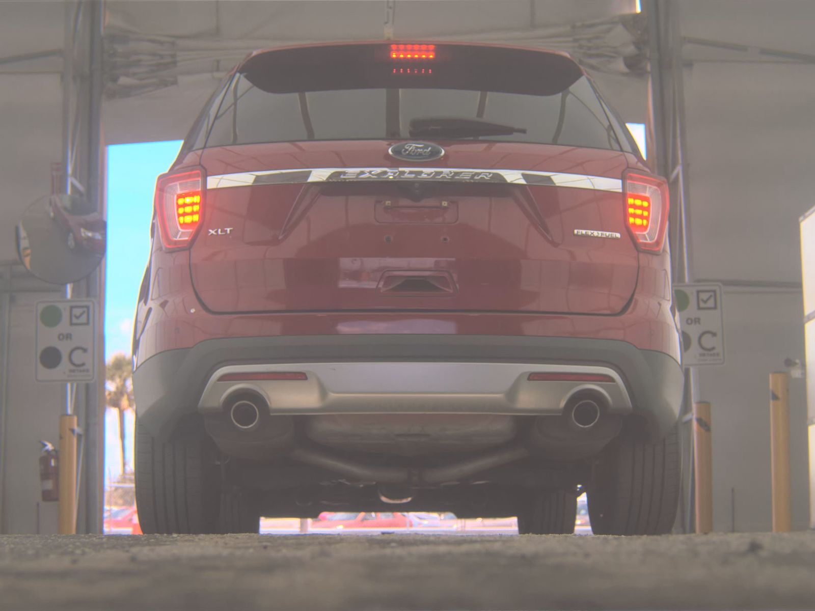 FORD EXPLORER - 8