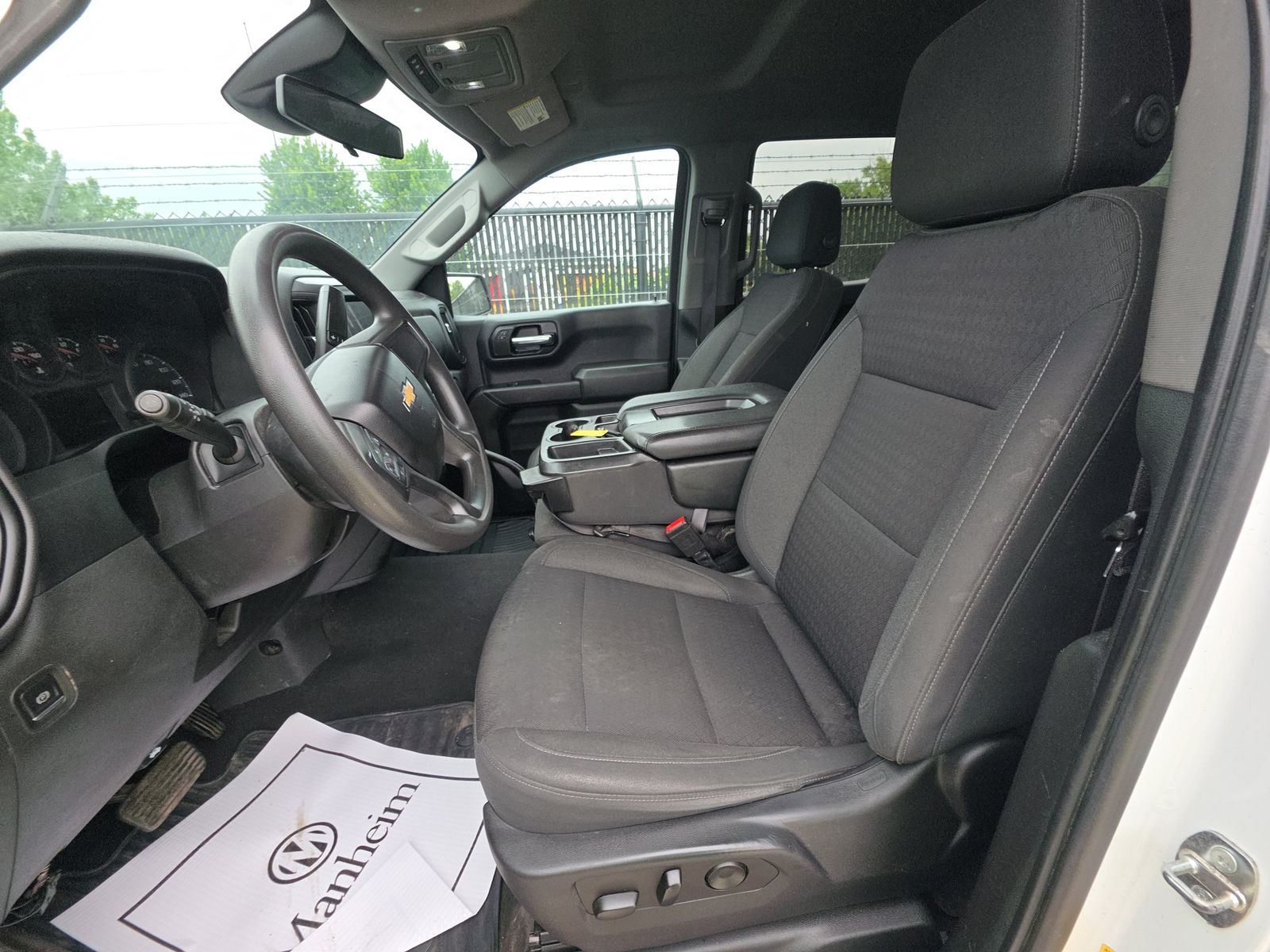 2022 Chevrolet Silverado 1500 Custom AWD