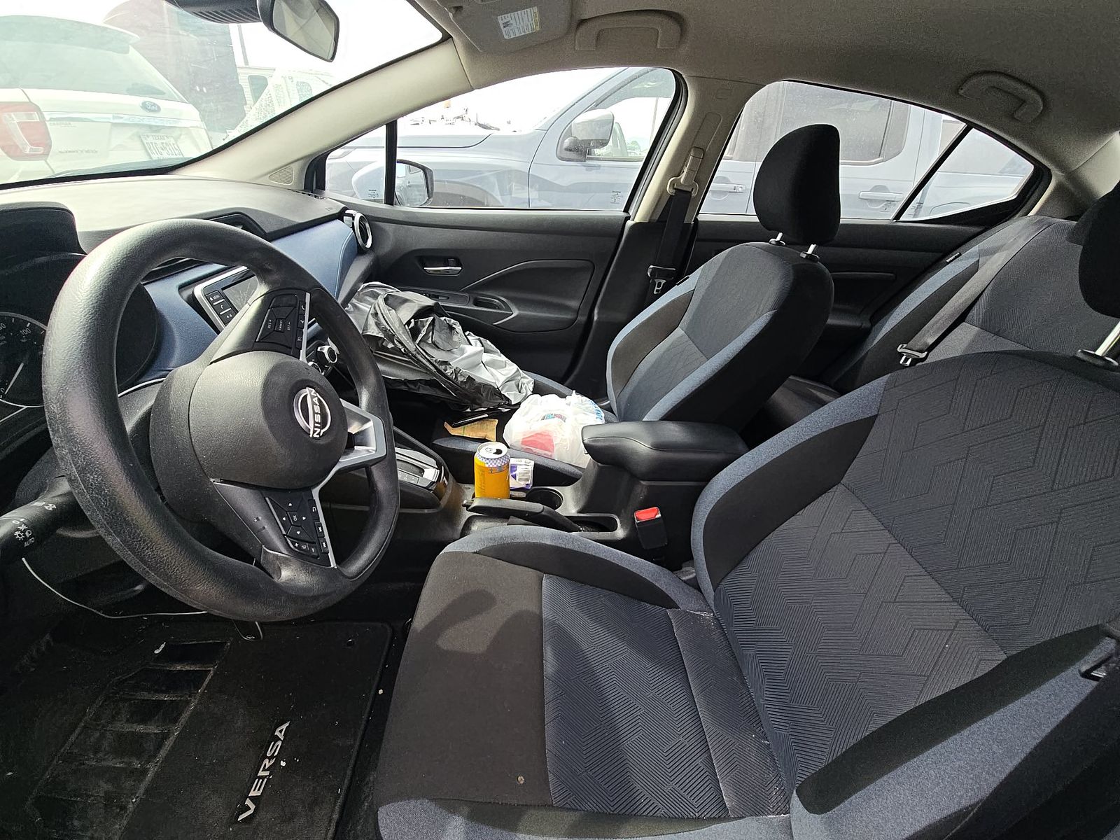 NISSAN VERSA - 8