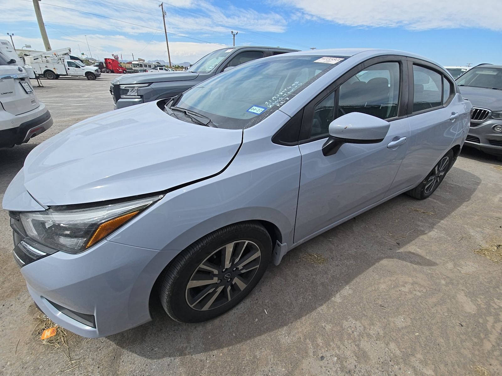 NISSAN VERSA - 1