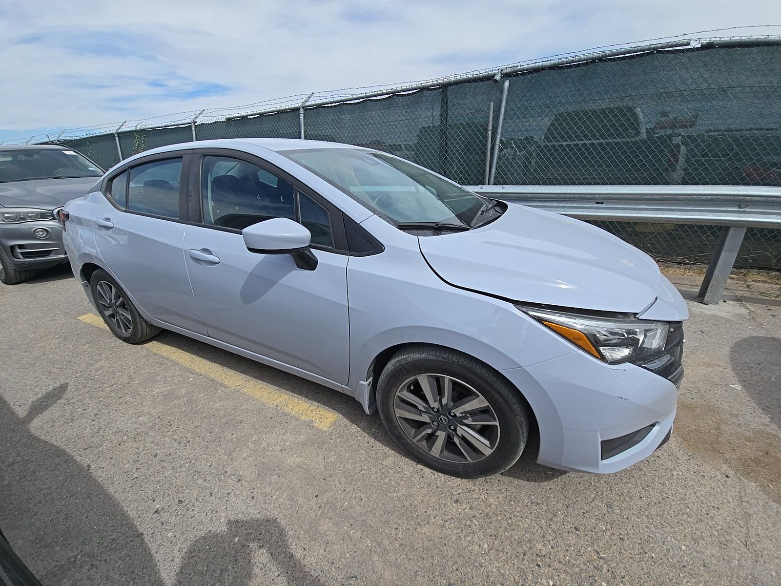 NISSAN VERSA - 4