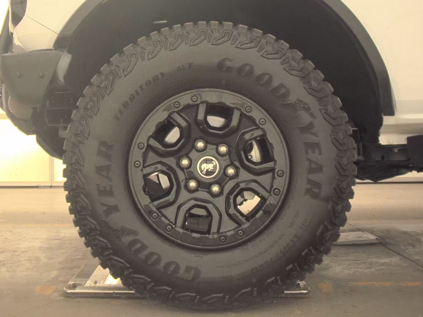 FORD BRONCO - 10