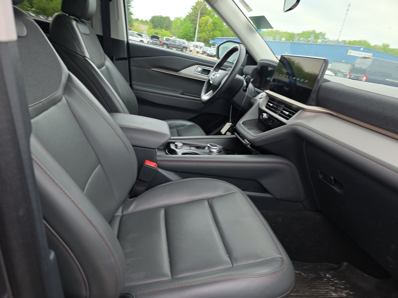 FORD EXPLORER - 9