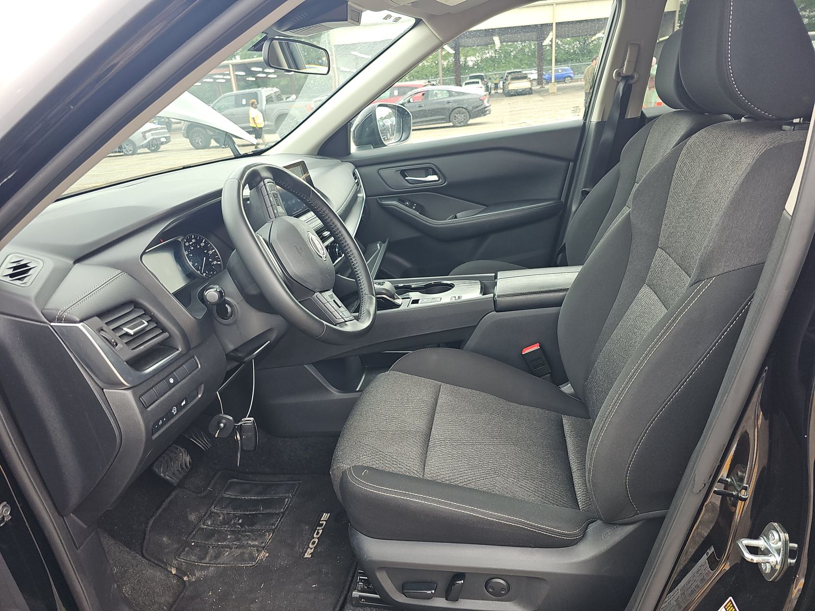 2025 Nissan Rogue SV FWD