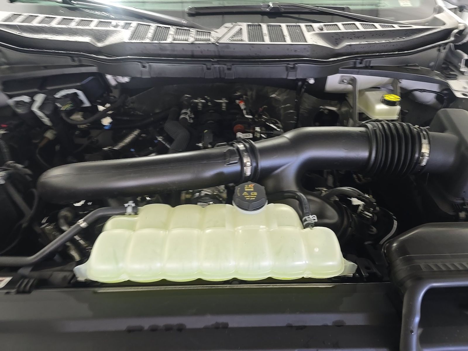 2026 Ford F-150 Lariat AWD
