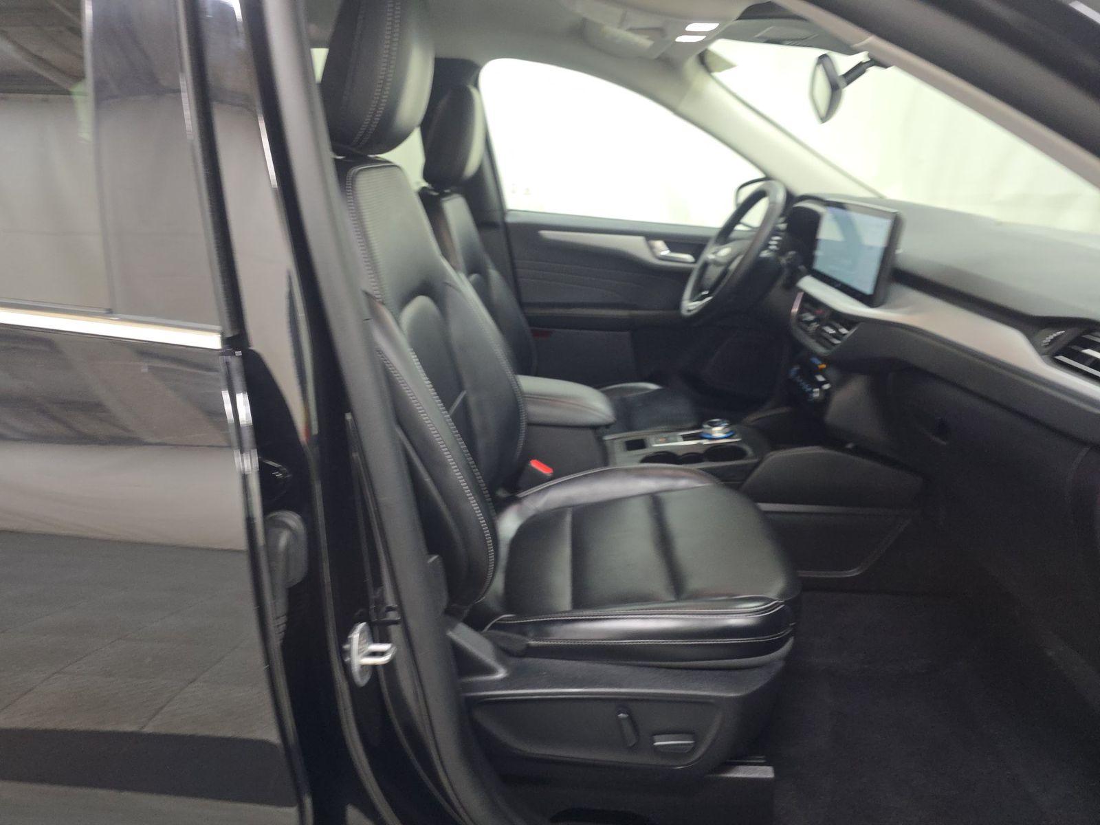 FORD ESCAPE - 9