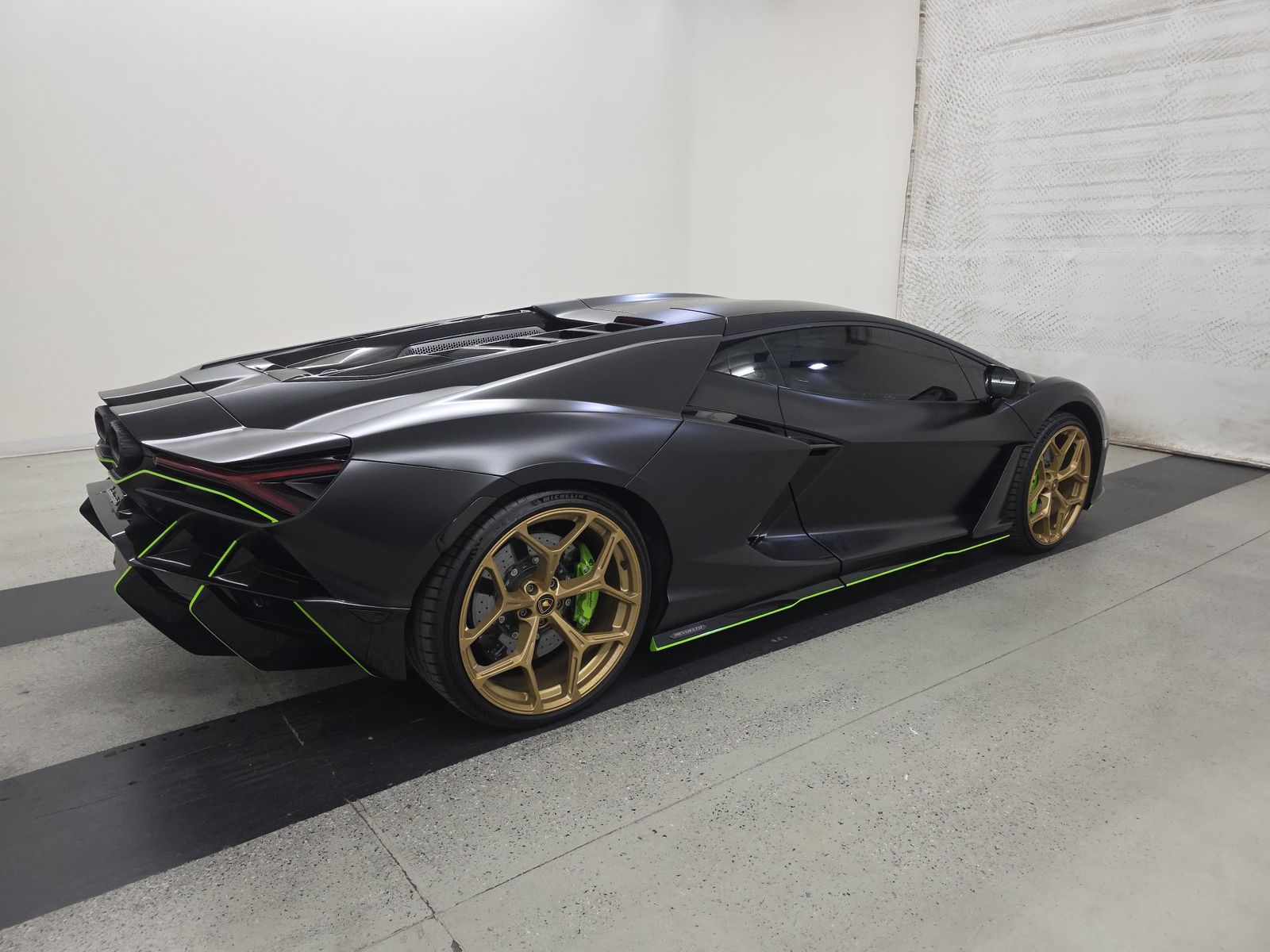 2024 Lamborghini Revuelto Base AWD