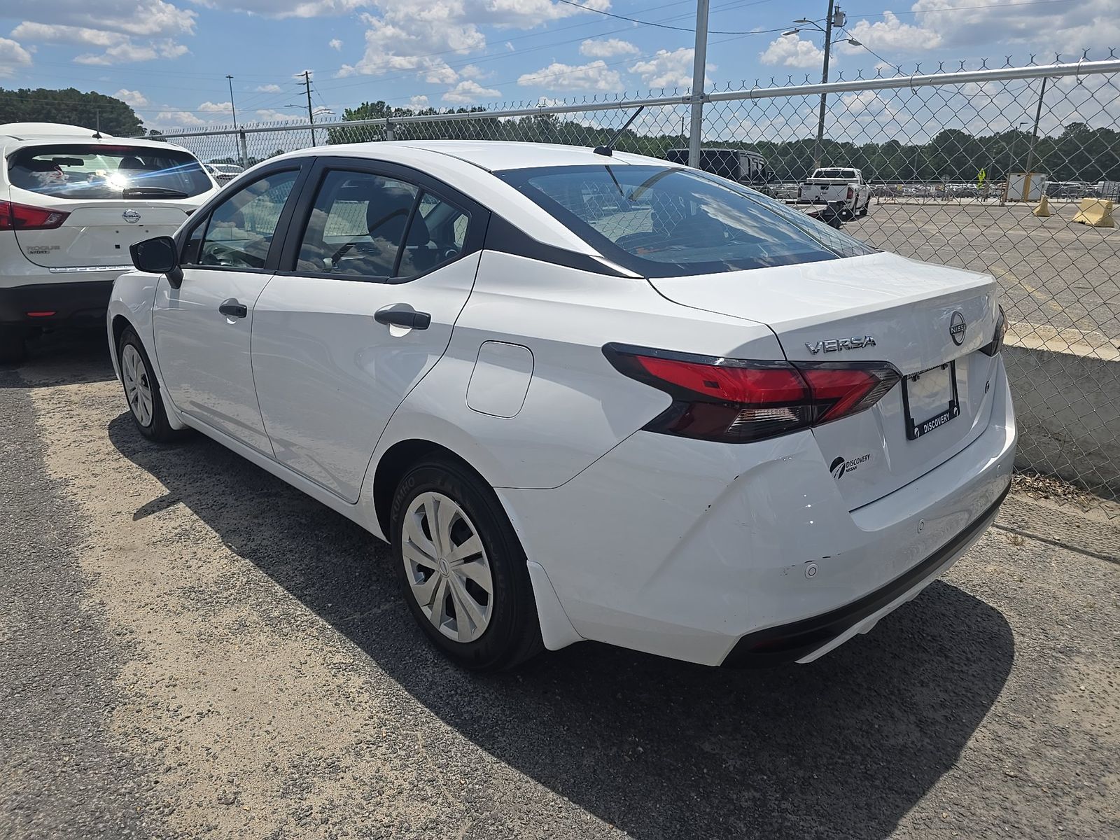 NISSAN VERSA - 7