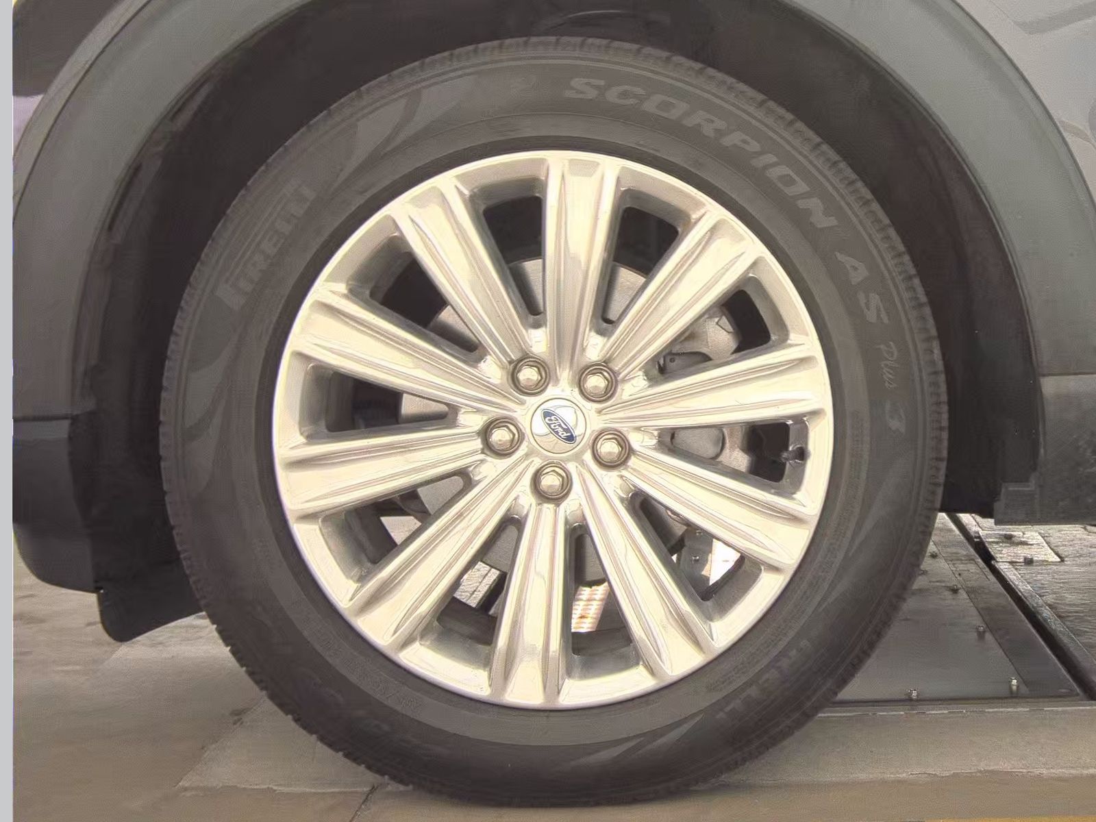 FORD EXPLORER - 10