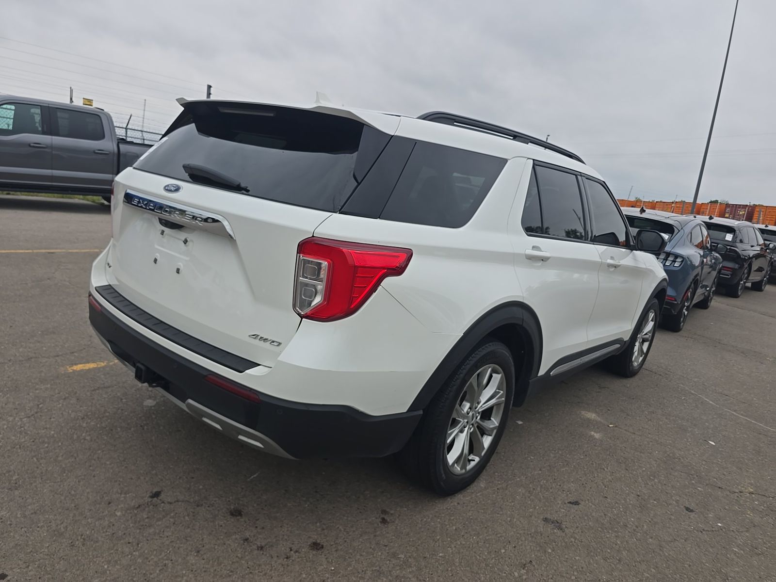 FORD EXPLORER - 5