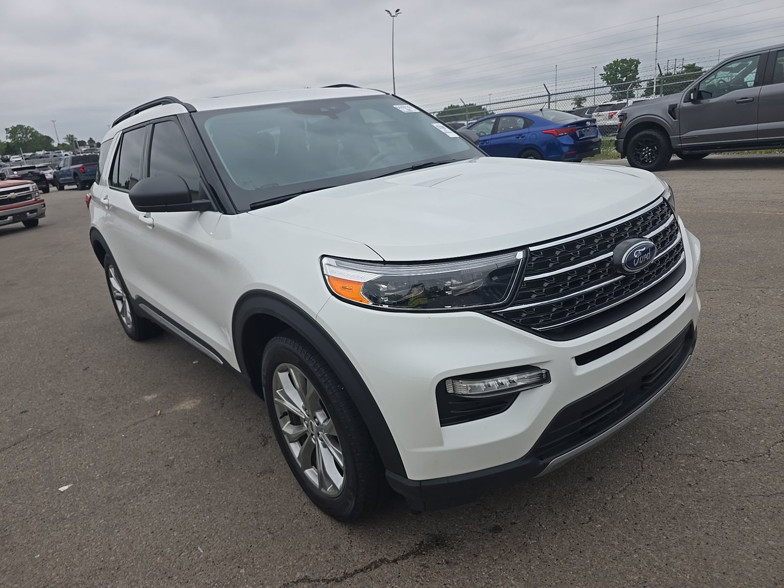 FORD EXPLORER - 4