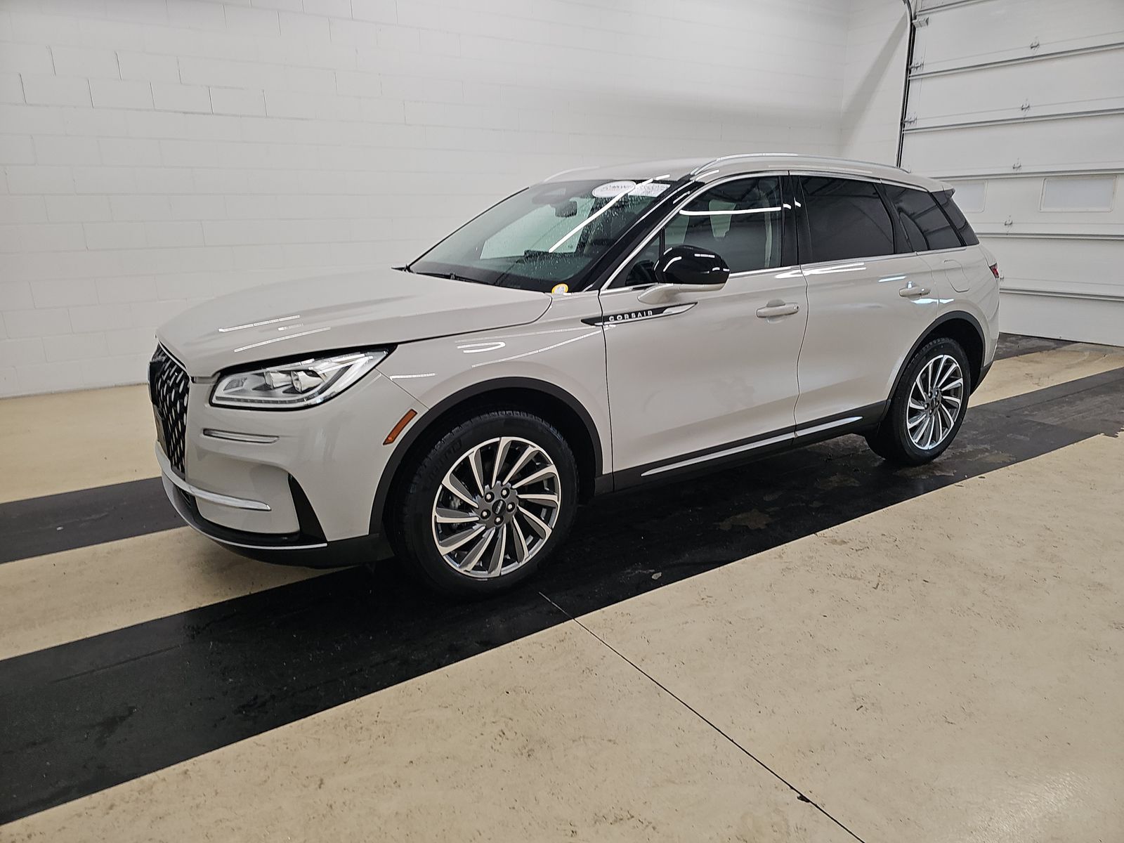 2023 Lincoln Corsair Reserve FWD's photo