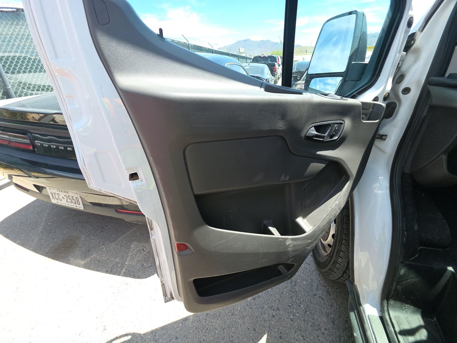 FORD TRANSIT 150 - 10
