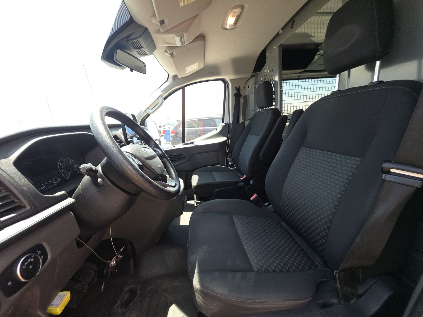 FORD TRANSIT 150 - 8