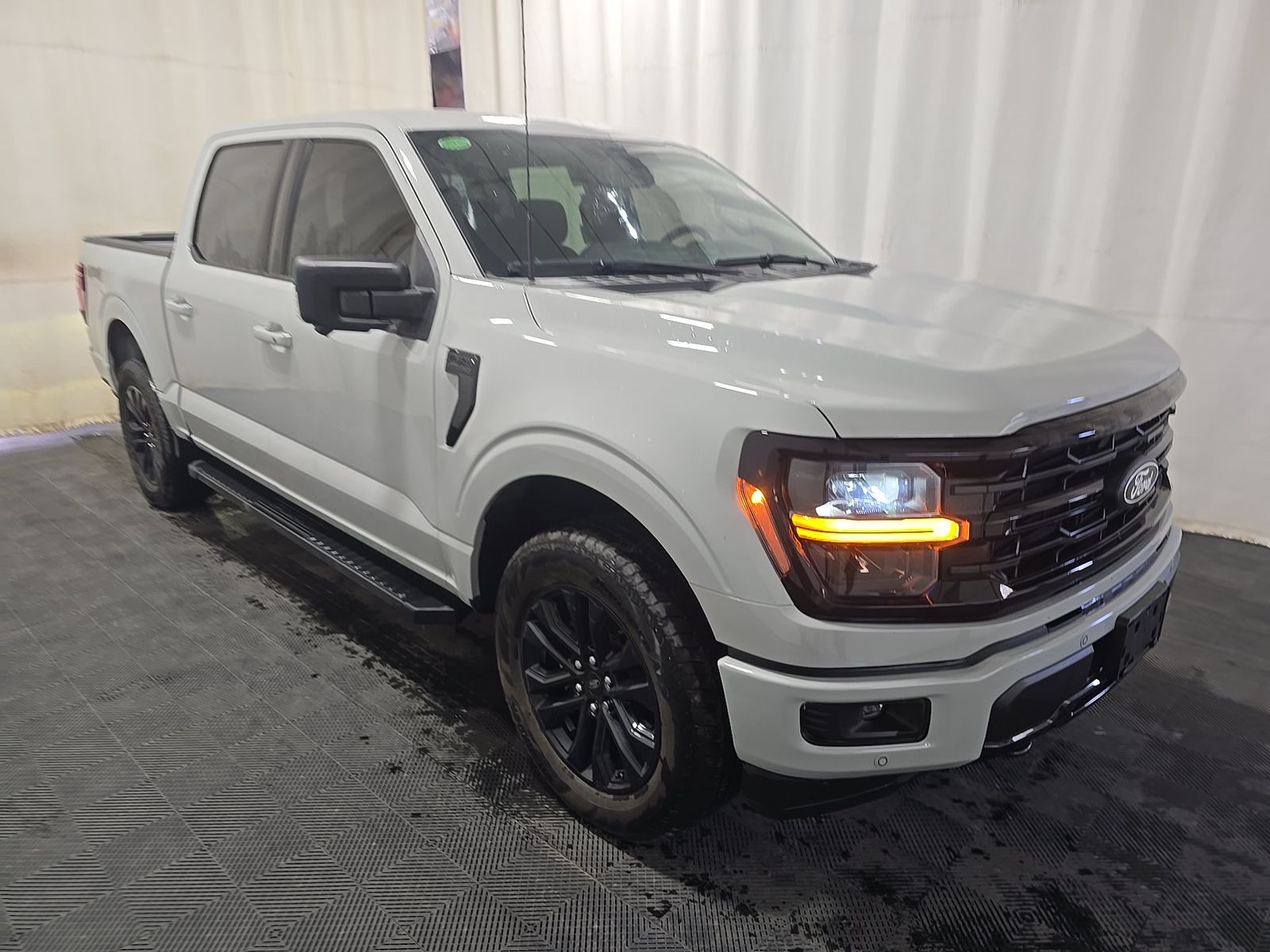 FORD F-150 - 4