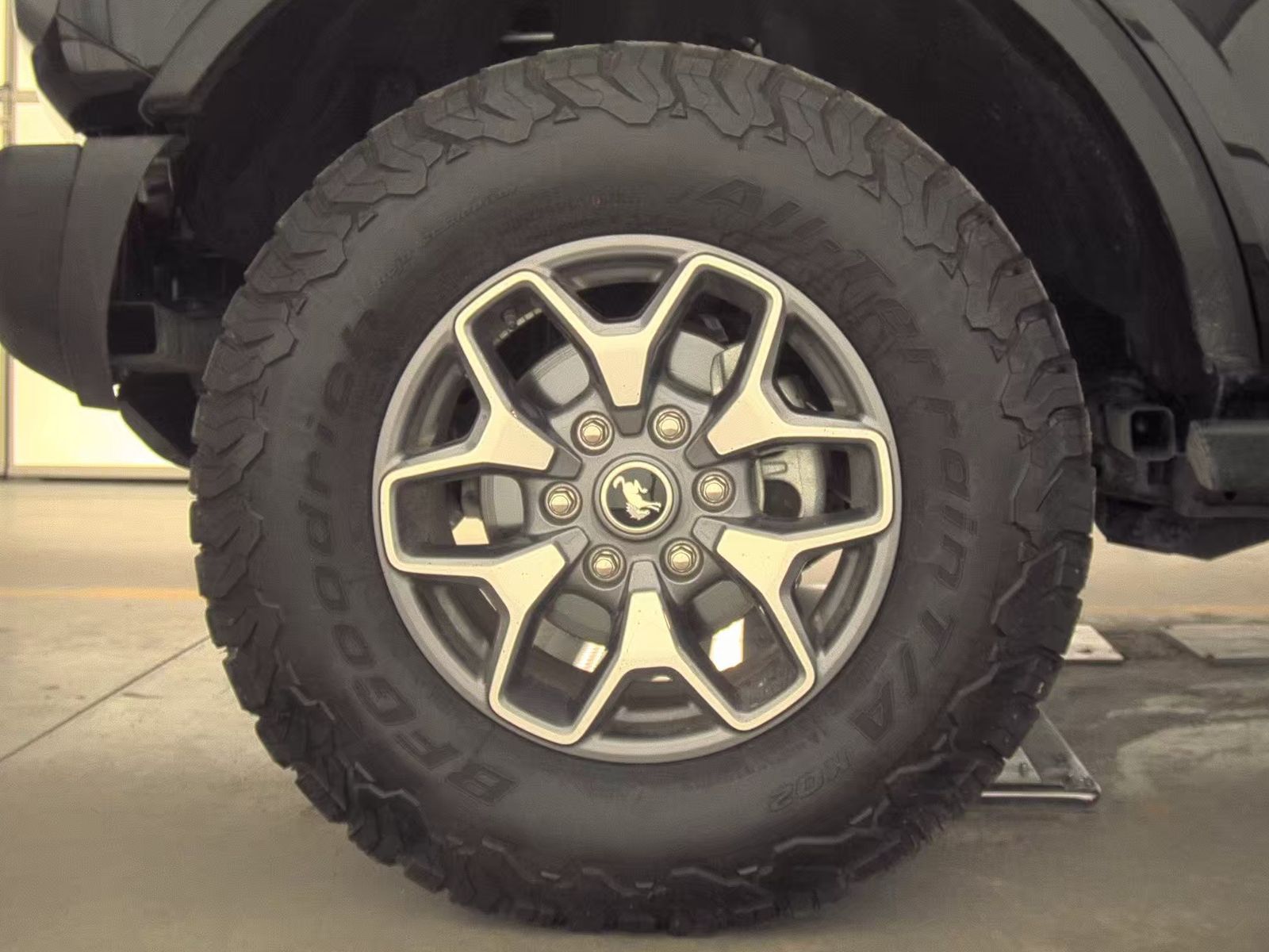 FORD BRONCO - 10