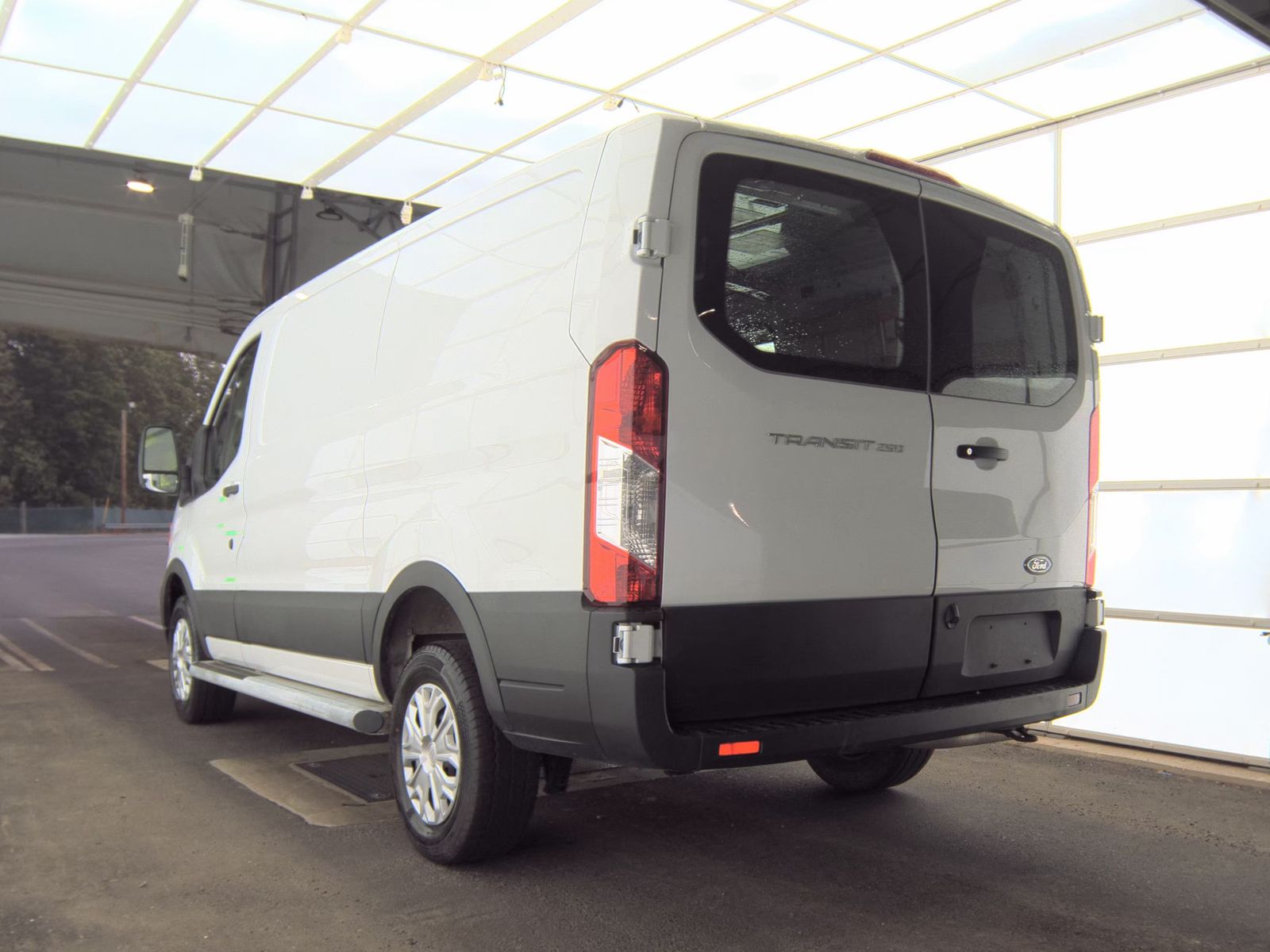 FORD TRANSIT 250 - 9